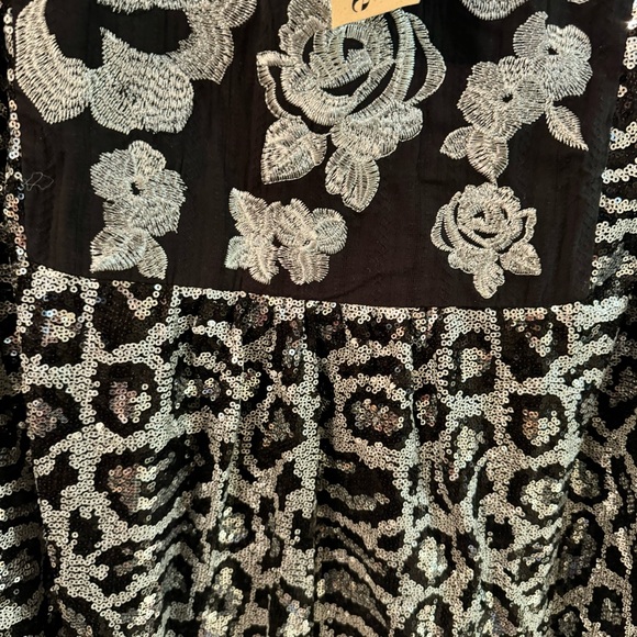 Savanna Jane Black and Silver Embroidered Blouse - Picture 2 of 7